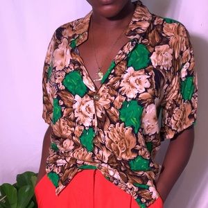 Short sleeve buttoned down blouse